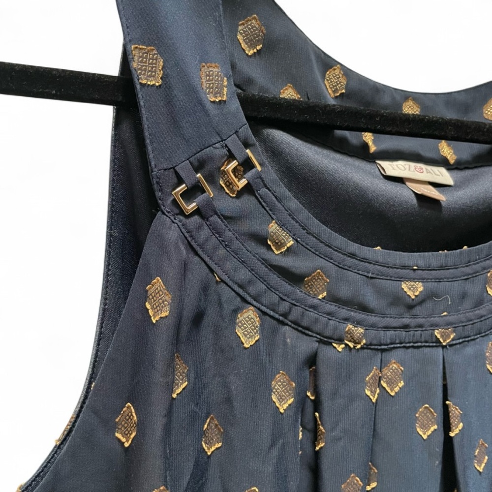 Roz & Ali Pleated Tank Top Blouse Navy Gold Metallic Diamond L Geometric Dressy - Picture 3 of 6